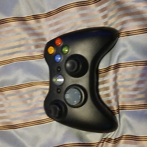 X Box 360 - Picture 2 of 6